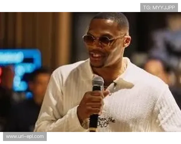 威少举办扑克慈善之夜携手德罗赞小乔丹共度欢乐时光